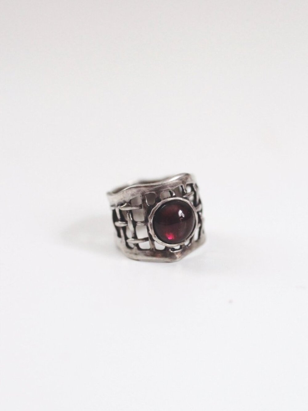 Modernist Brutalist Sterling Silver Garnet Statement Ring Grid Net A.S. Israel 9 - Picture 4 of 8
